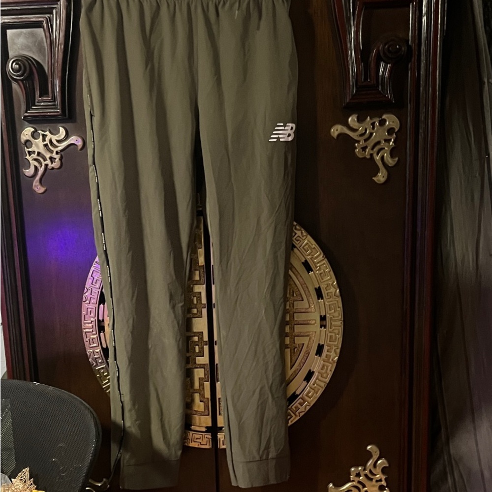 New Balance Men's Olive Joggers